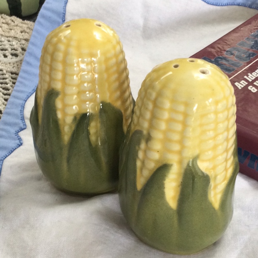 Shawnee Pottery Corn King salt and pepper set. 1950’s